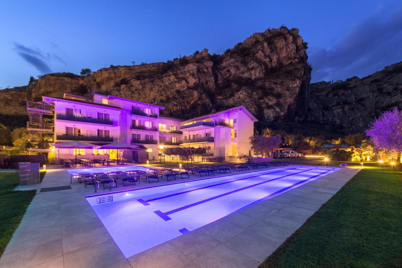 Aktivhotel Santalucia Torbole Sul Garda Exterior photo