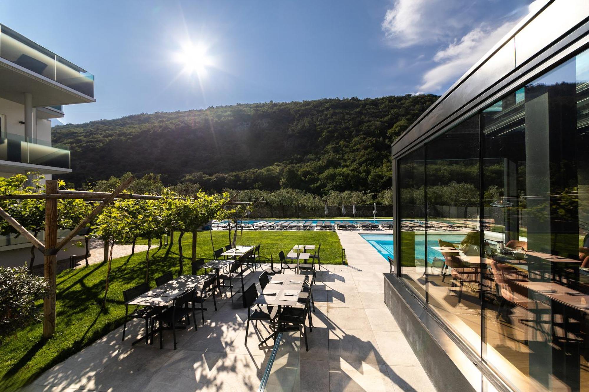 Aktivhotel Santalucia Torbole Sul Garda Exterior photo