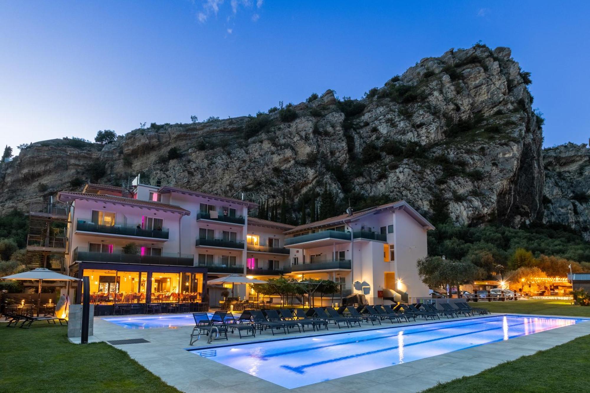 Aktivhotel Santalucia Torbole Sul Garda Exterior photo