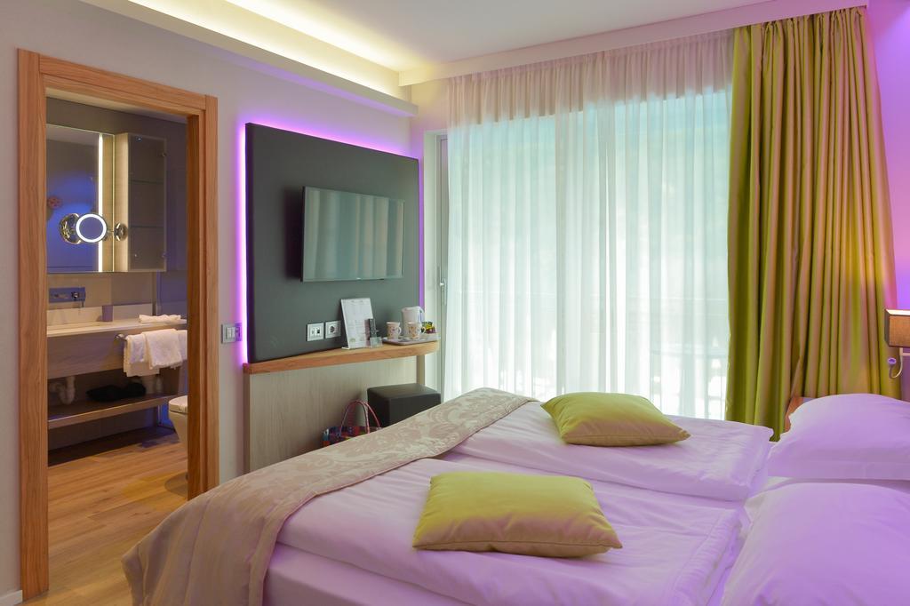 Aktivhotel Santalucia Torbole Sul Garda Exterior photo