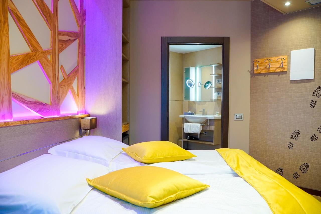 Aktivhotel Santalucia Torbole Sul Garda Exterior photo