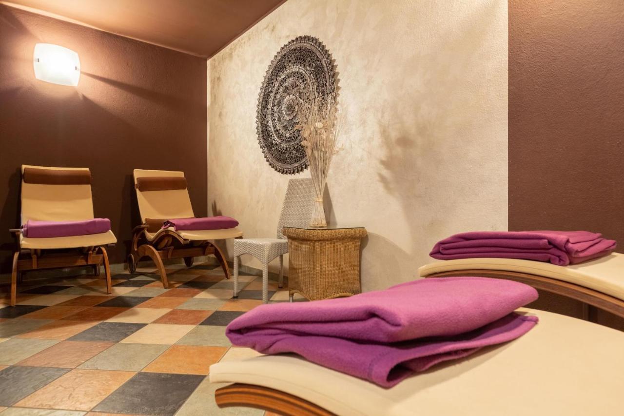 Aktivhotel Santalucia Torbole Sul Garda Exterior photo